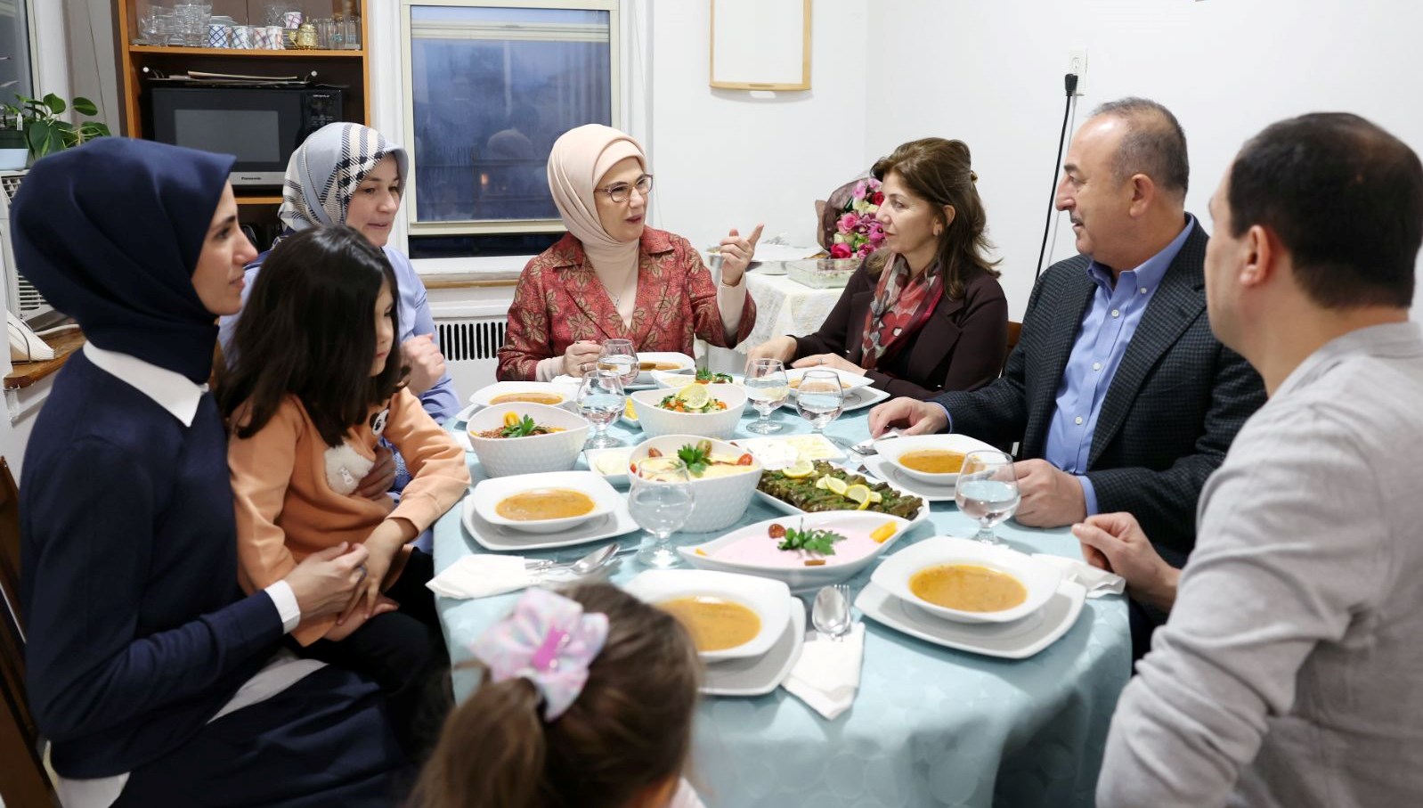Emine Erdoğan, New York’ta Türk ailenin meskeninde iftar yaptı