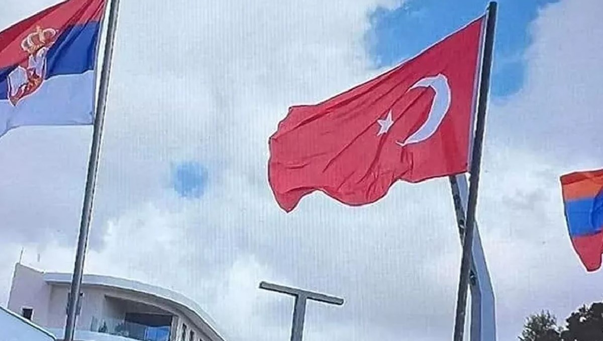 Güney Kıbrıs’ta Türk bayrağına saygısızlık