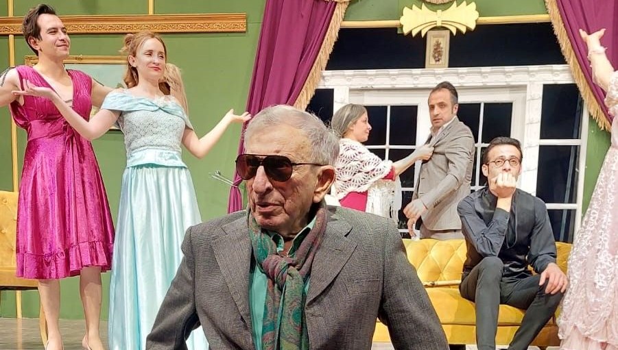 Haldun Dormen’e sahnede 95. yaş günü sürprizi
