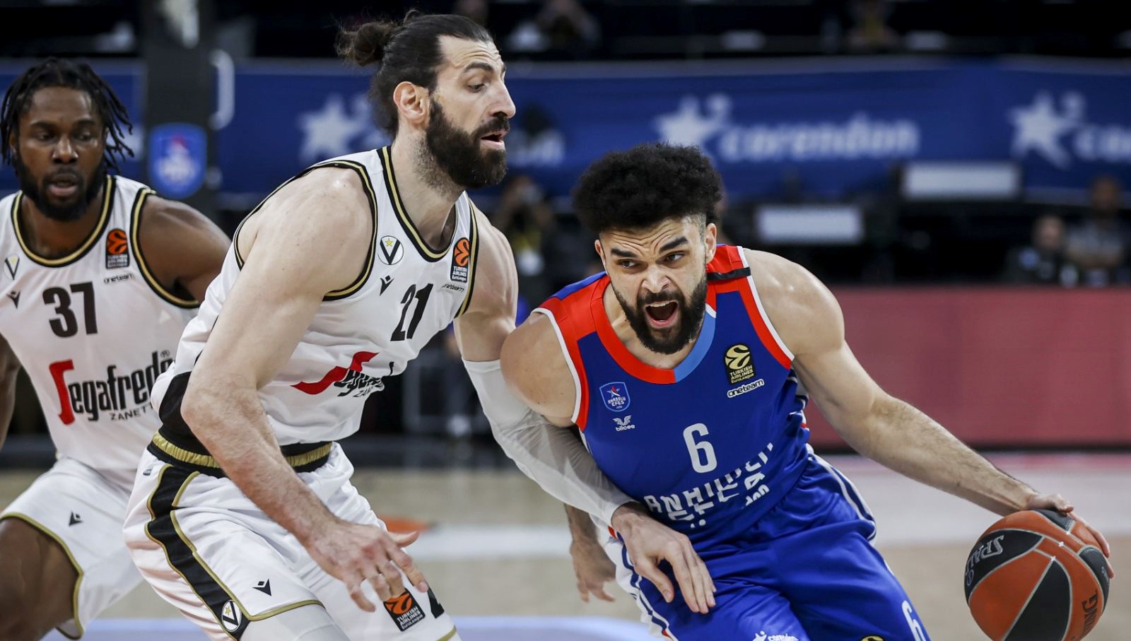 THY EuroLeague: Anadolu Efes’ten kritik galibiyet