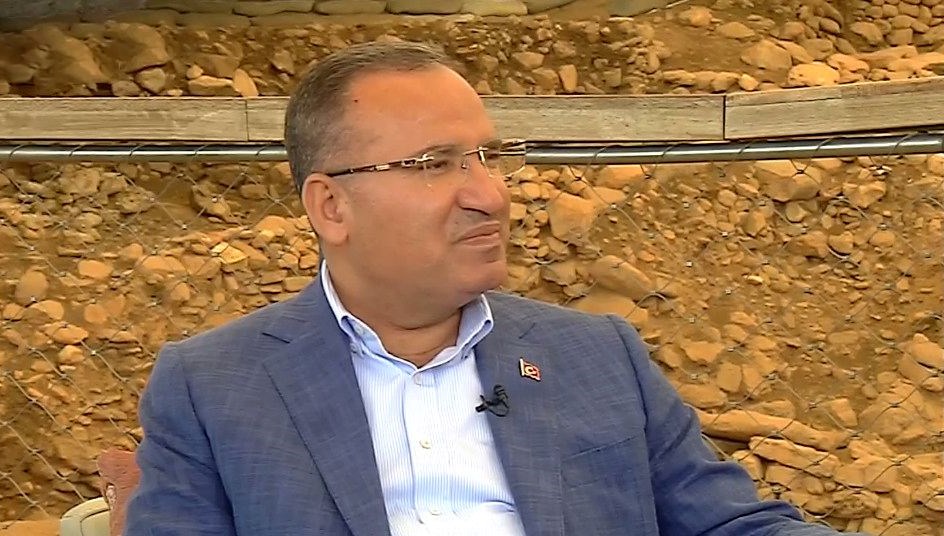 Adalet Bakanı Bekir Bozdağ: Kimse Türkiye’de seçime gölge düşüremez