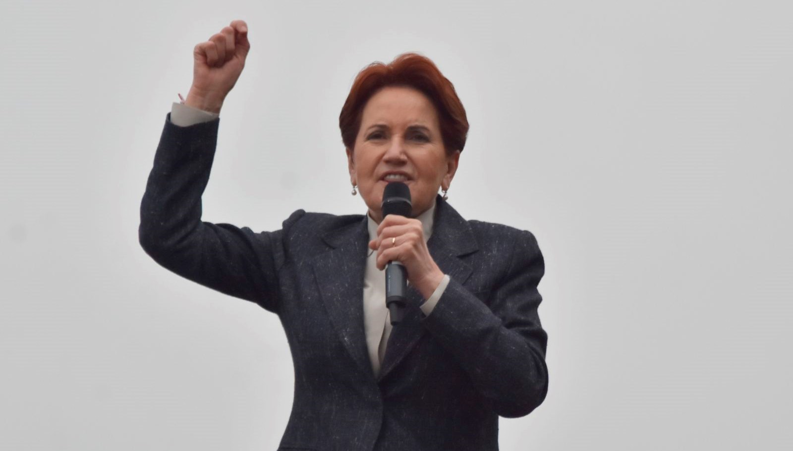 Akşener: Başbakan olmayı Allah var çok istiyorum