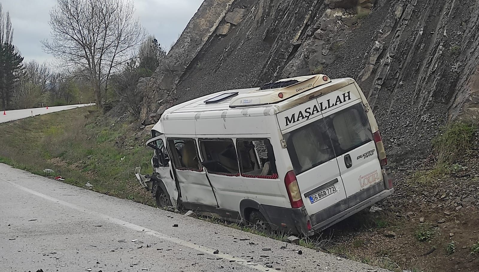 Ankara’da feci kaza: 2 meyyit, 17 yaralı