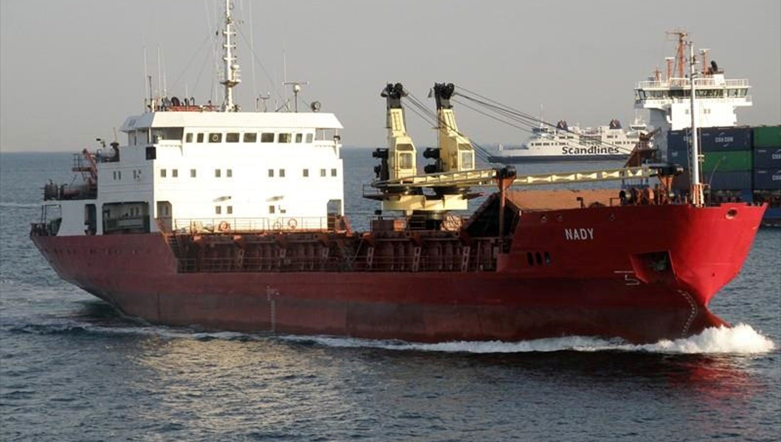 Antalya açıklarında gemi battı: 9 kişi aranıyor