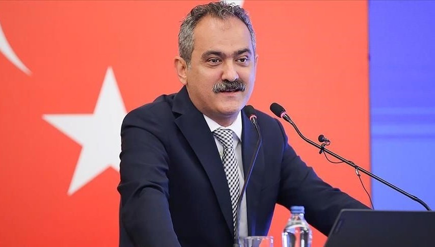 Bakan Özer’den 23 Nisan bildirisi