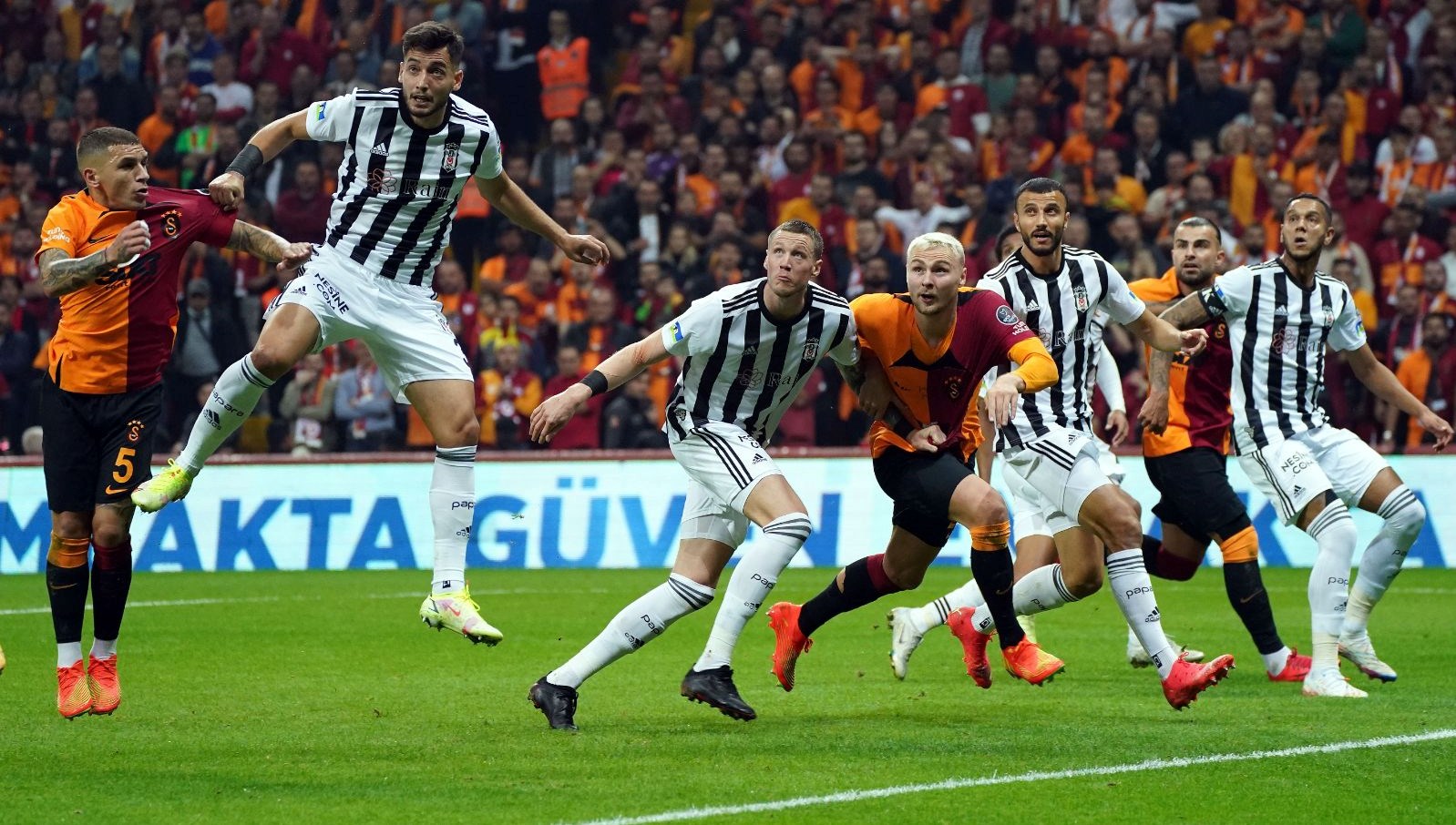 Dolmabahçe’de 6 milyar TL’lik derbi: Beşiktaş ve Galatasaray’da en bedelli kim?