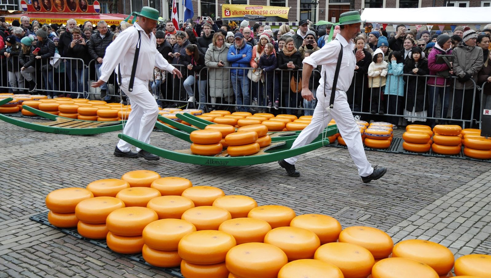 Hollanda’daki klâsik peynir şenliğinden renkli imajlar