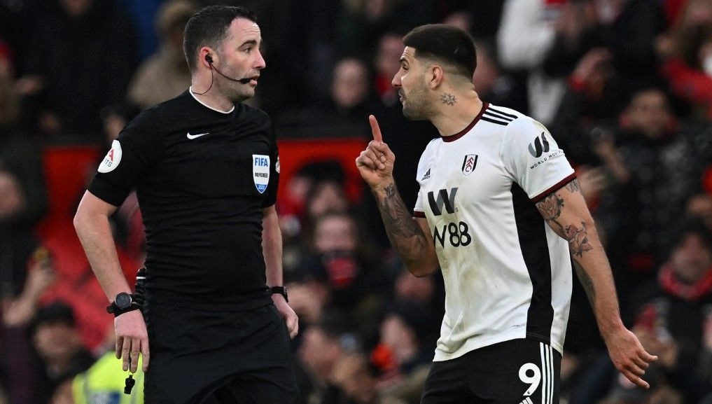 İngiltere’de Fulham’ın yıldızı Mitrovic’e 8 maç men cezası