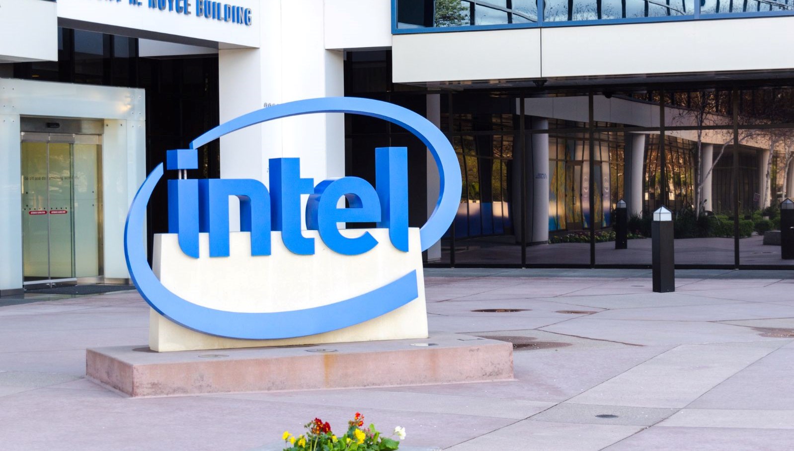 Intel, birinci çeyrekte tarihinin en yüksek 3 aylık ziyanını açıkladı