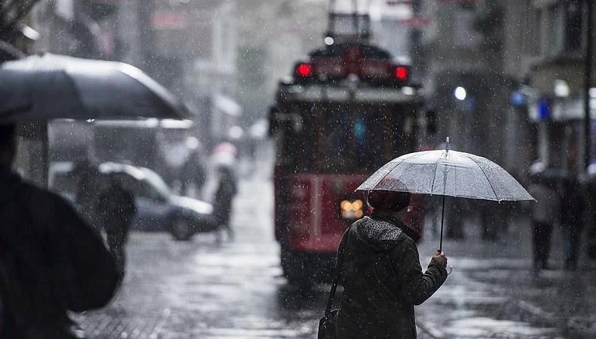 İstanbul’da oraj soğukları | Çarşamba günü sağanak, gök gürültüsü ve dolu bekleniyor