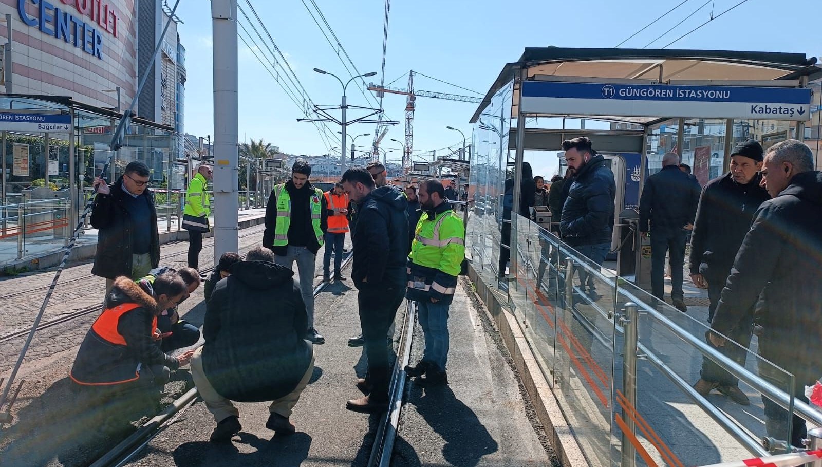 İstanbul’da tramvay raydan çıktı