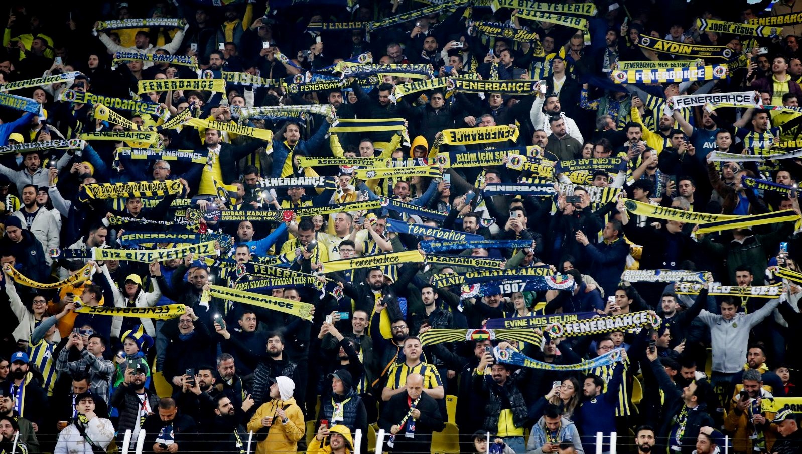 Kadıköy’de “yönetim istifa” tezahüratları