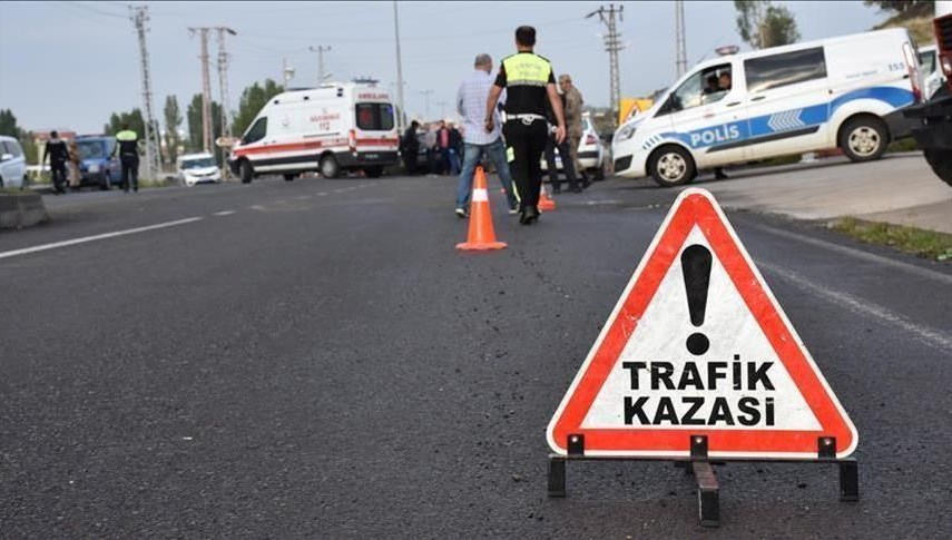 Kayseri’de cenaze nakil aracı devrildi: 2 meyyit, 3 yaralı