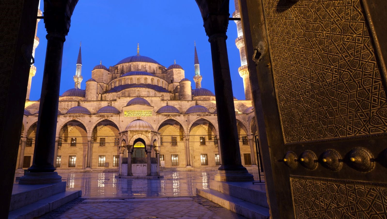 Kültür ve Turizm Bakanı Ersoy yanıtladı: Sultanahmet Camii ne vakit ibadete açılacak?