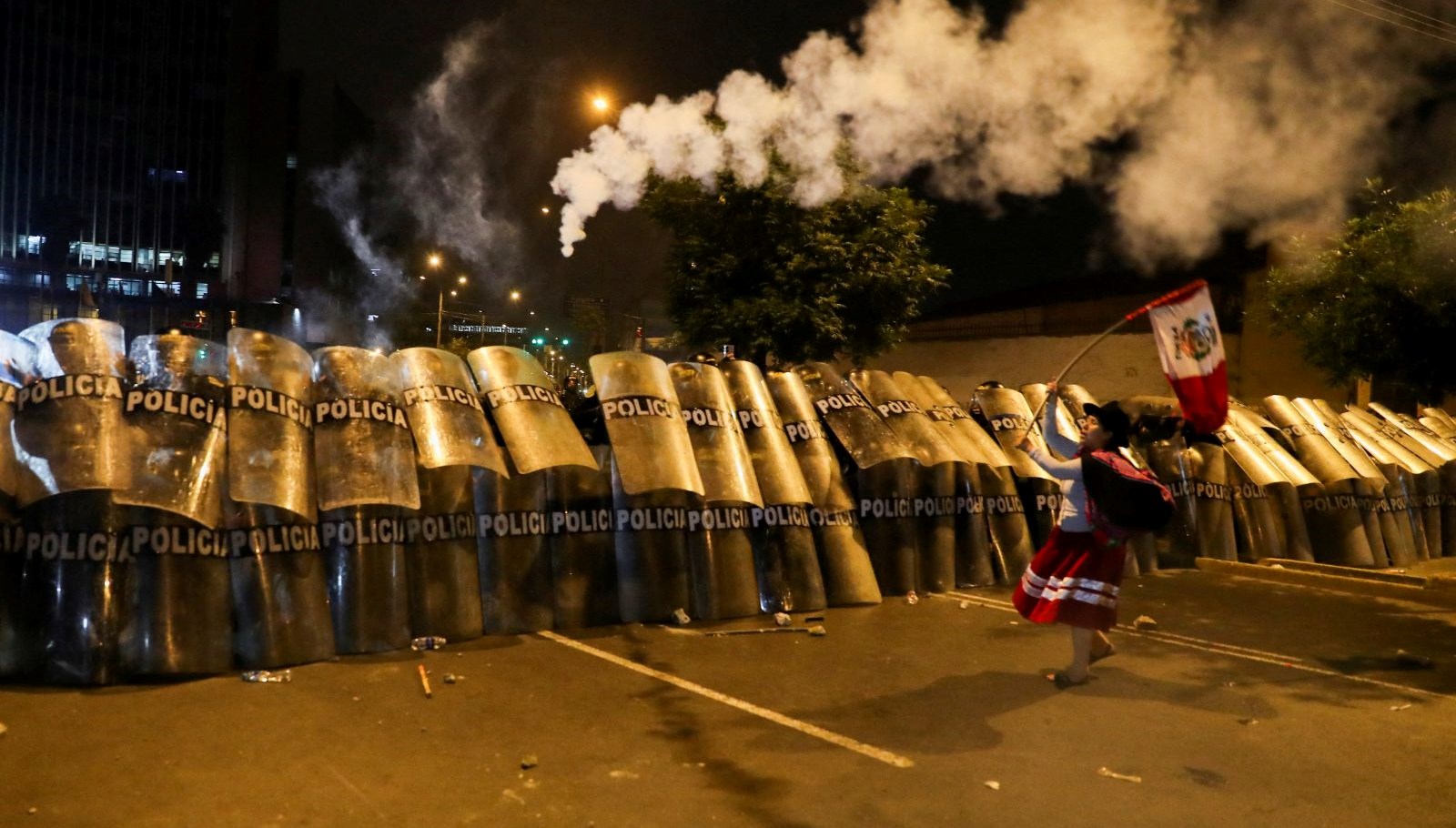 Peru’da hükümet aksisi protestolarda ölenlerin sayısı 69’a çıktı