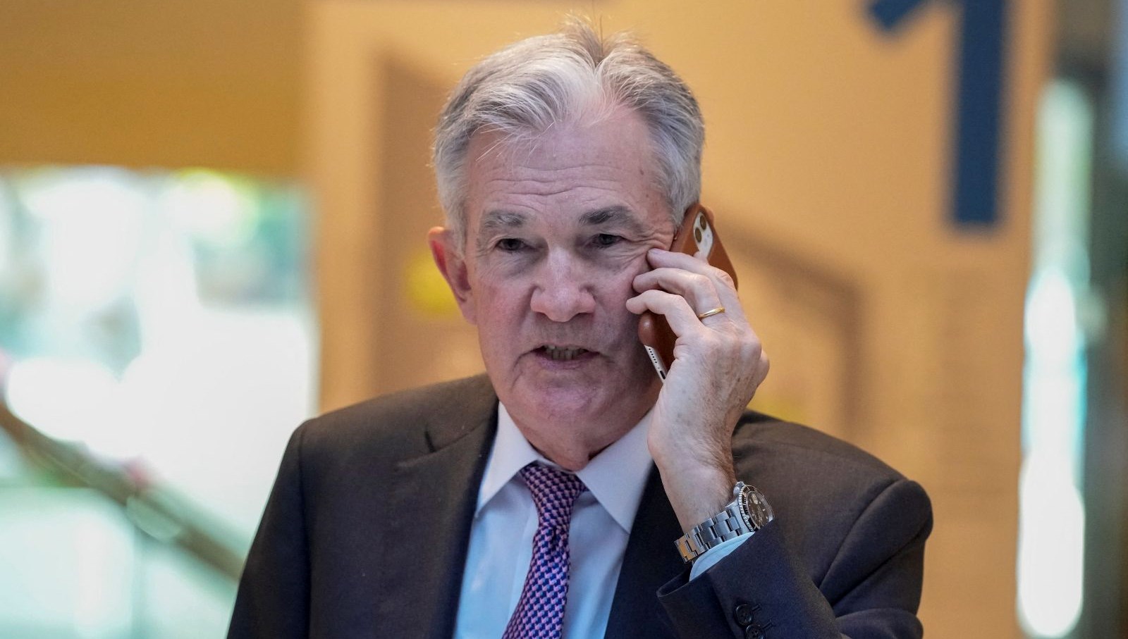 Rus komedyenlerden Fed Lideri Powell’a telefon latifesi
