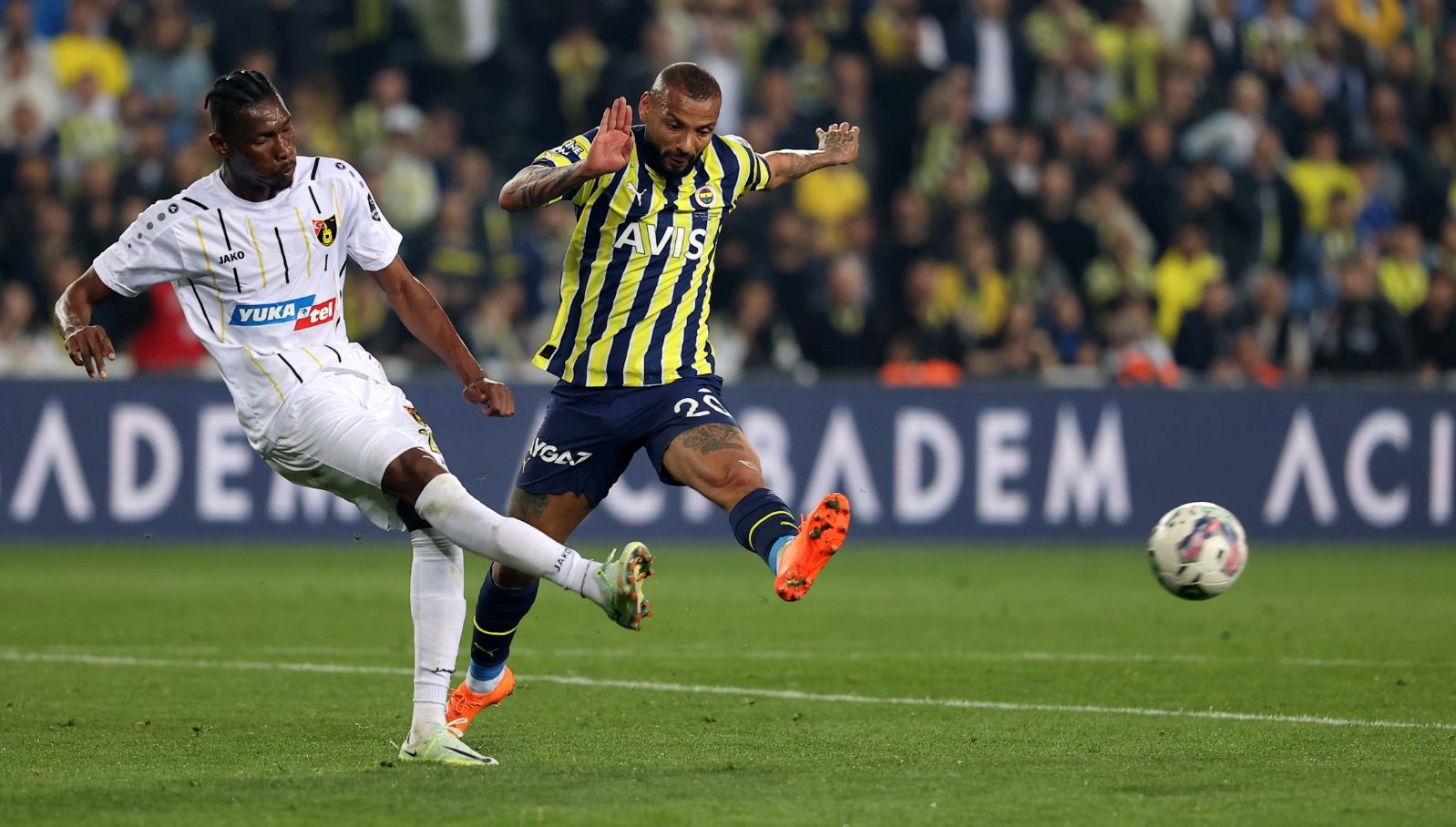 Sivasspor-Fenerbahçe maçı ne vakit, saat kaçta ve hangi kanalda?