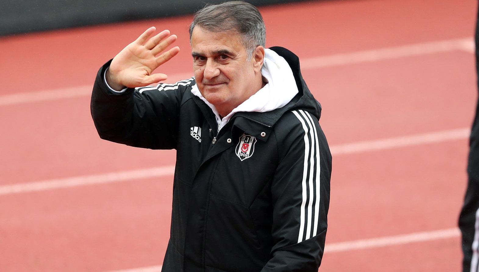 Beşiktaş Teknik Yöneticisi Şenol Güneş: Altın çamurda da olsa altındır