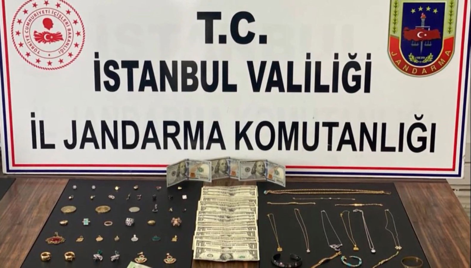 Çekmeköy’de iş insanına meskeninde gasp: Kuşkulu sürücüsü çıktı