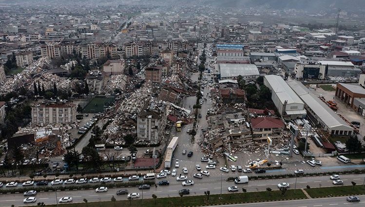 Depremzede seçmene “askıda bilet”