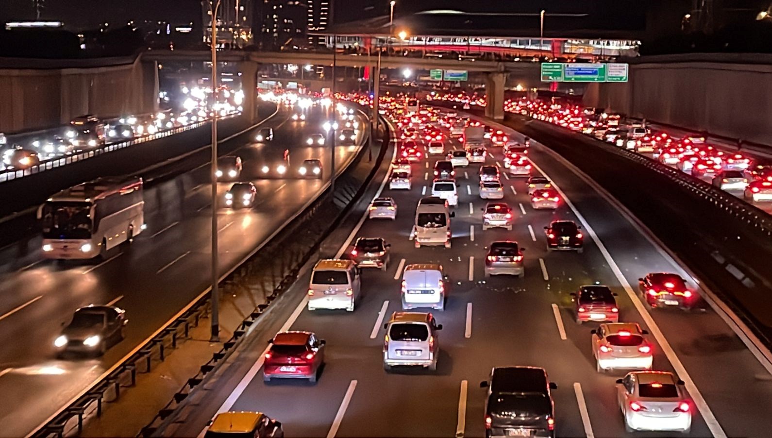 İstanbul trafiğinde sağanak tesiri: Yoğunluk yüzde 70’e geldi