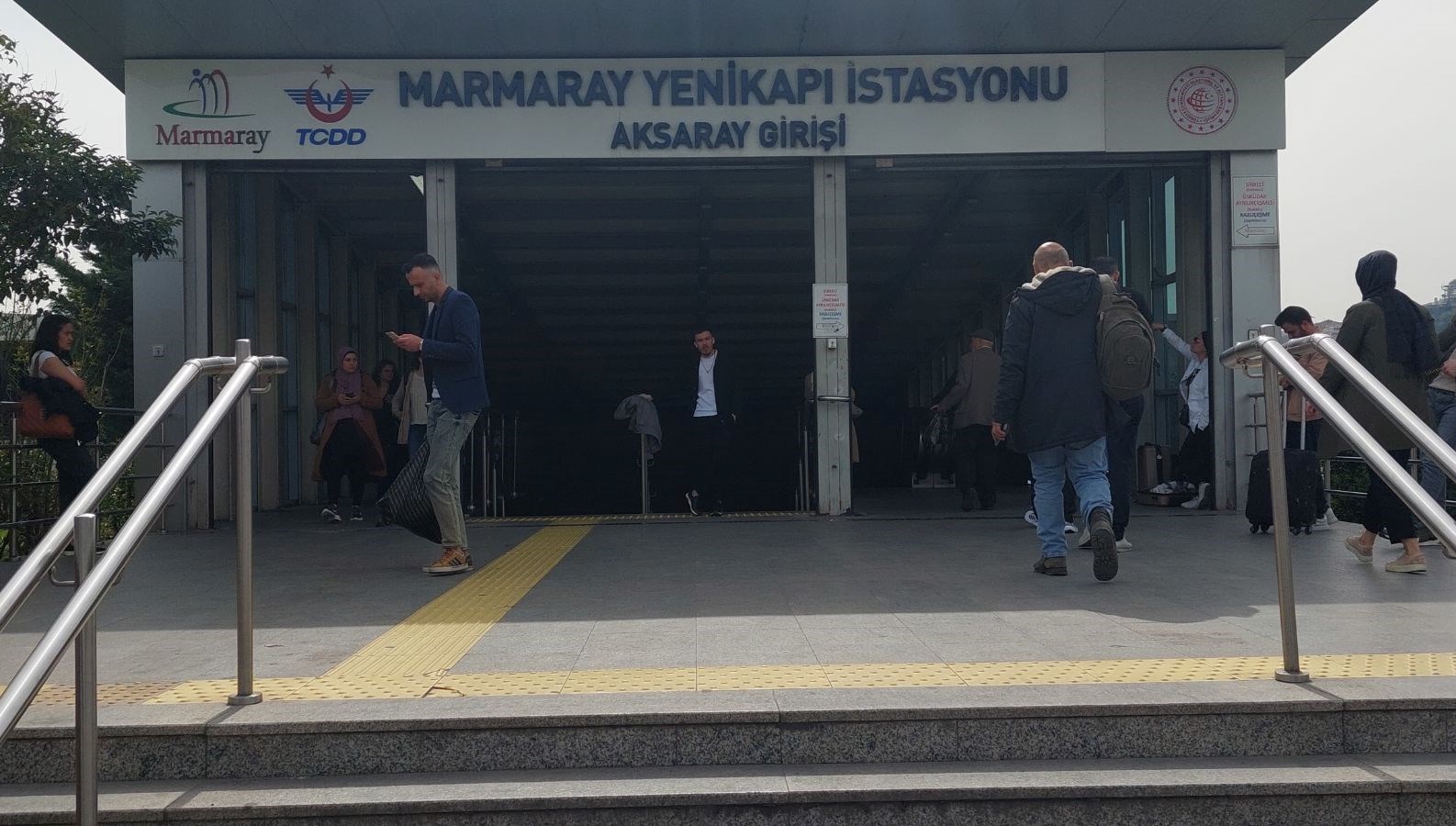 Marmaray’da bir kişi intihar etti