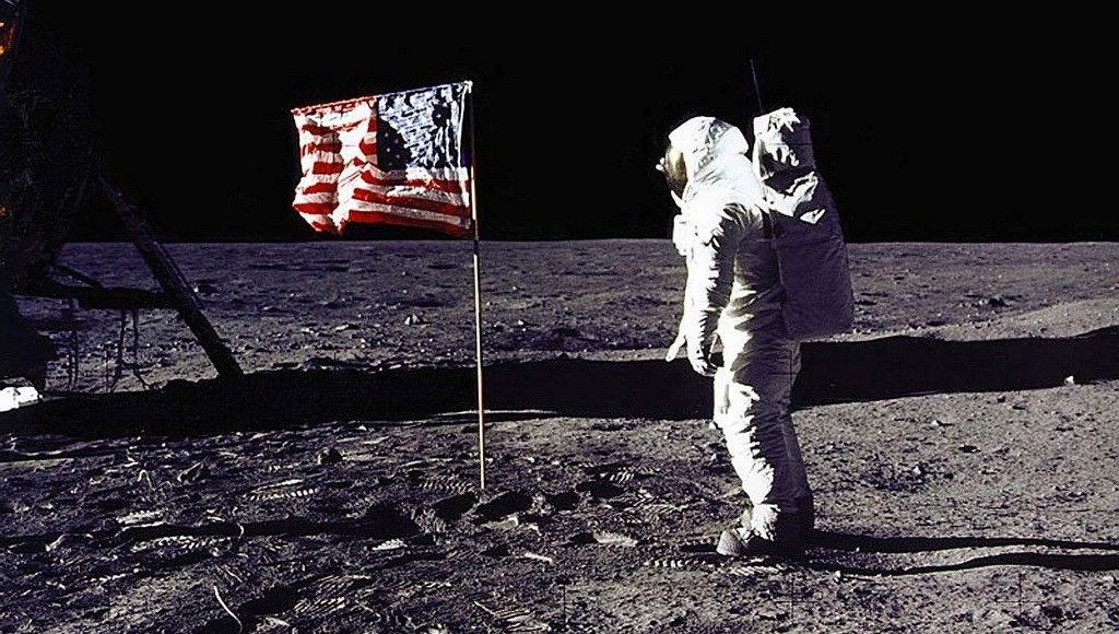 Roscosmos’un eski lideri: Apollo 11’in Ay’a indiğinden kuşku duyuyorum