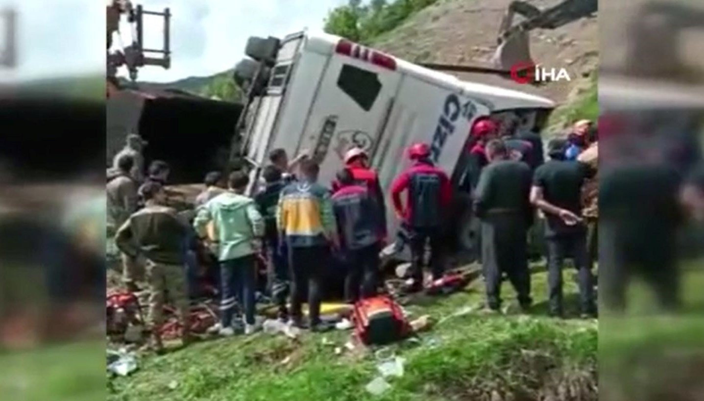 Şırnak’ta askerleri taşıyan otobüs devrildi: 2 şehit, 45 yaralı