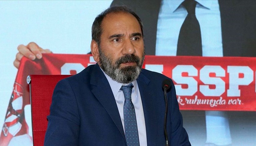 Sivasspor Başkanı Mecnun Otyakmaz misyonu bırakıyor: İstek Çalımbay’a reaksiyon
