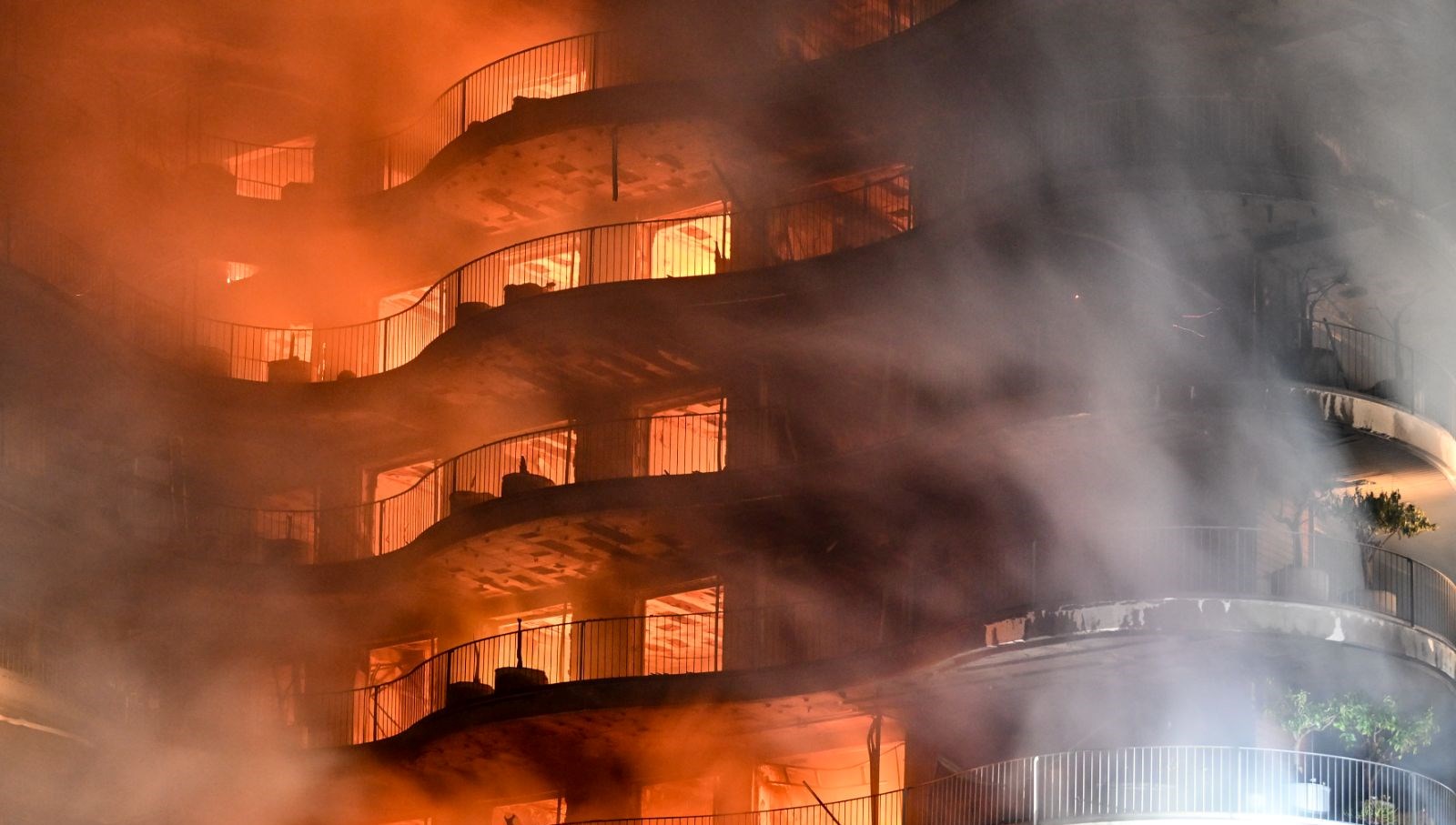 SON DAKİKA HABERİ: İzmir’de Folkart Sitesi’nde çıkan yangının sebebi belli oldu
