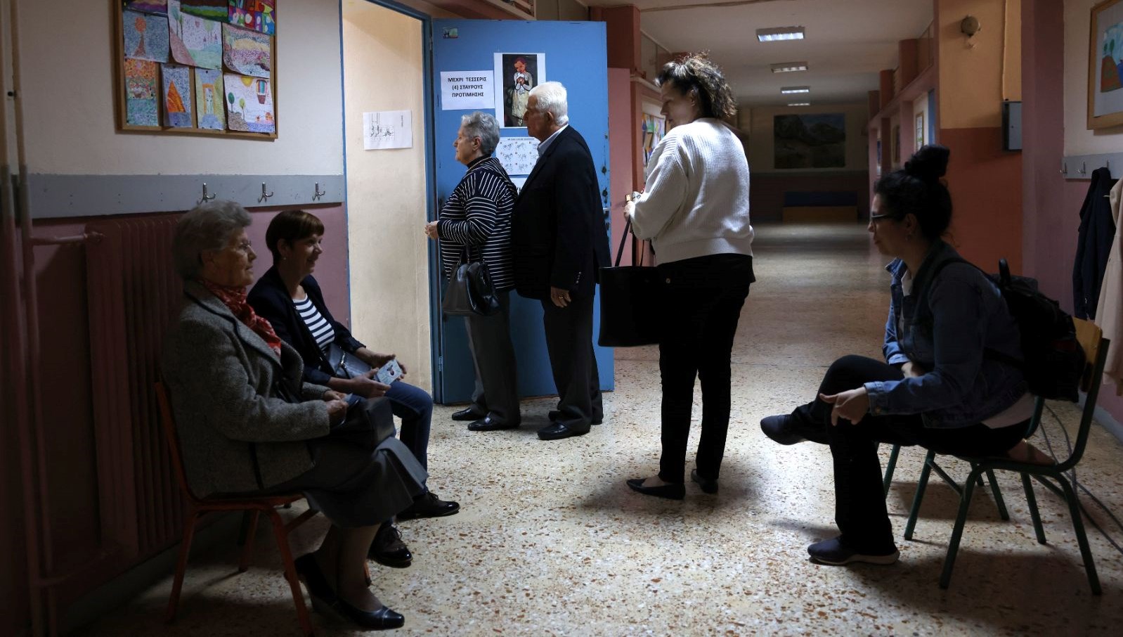 Yunanistan’da seçmenler genel seçim için sandık başında